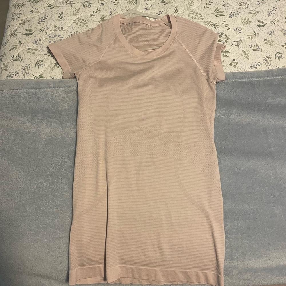 Lululemon Athletica Tan Fitted Short Sleeve T-Shirt